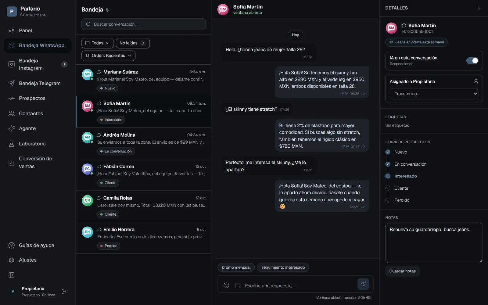 Parlario en una computadora: la bandeja con la conversación abierta y los datos del contacto.